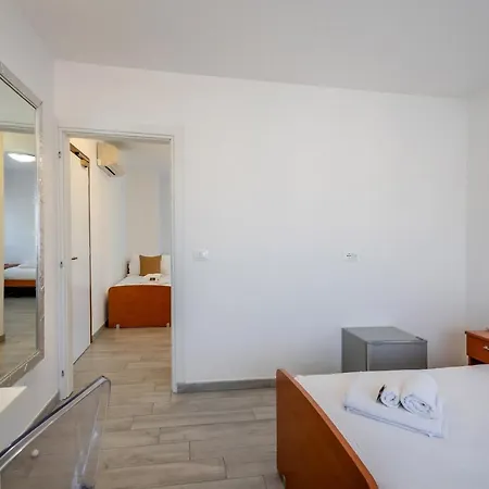 Tre Rose Otel *