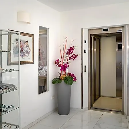 Tre Rose Hotel