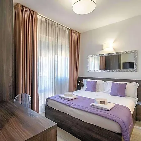Tre Rose Hotel *
