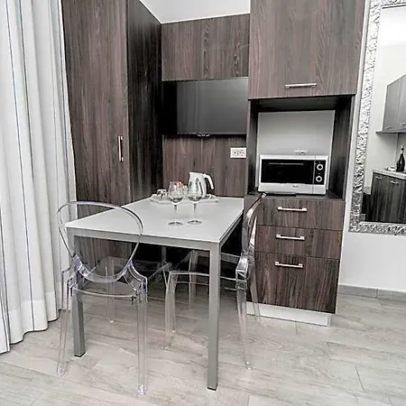 Tre Rose Hotel *