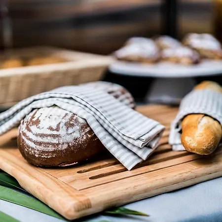 מלון Tre Rose קאורלה